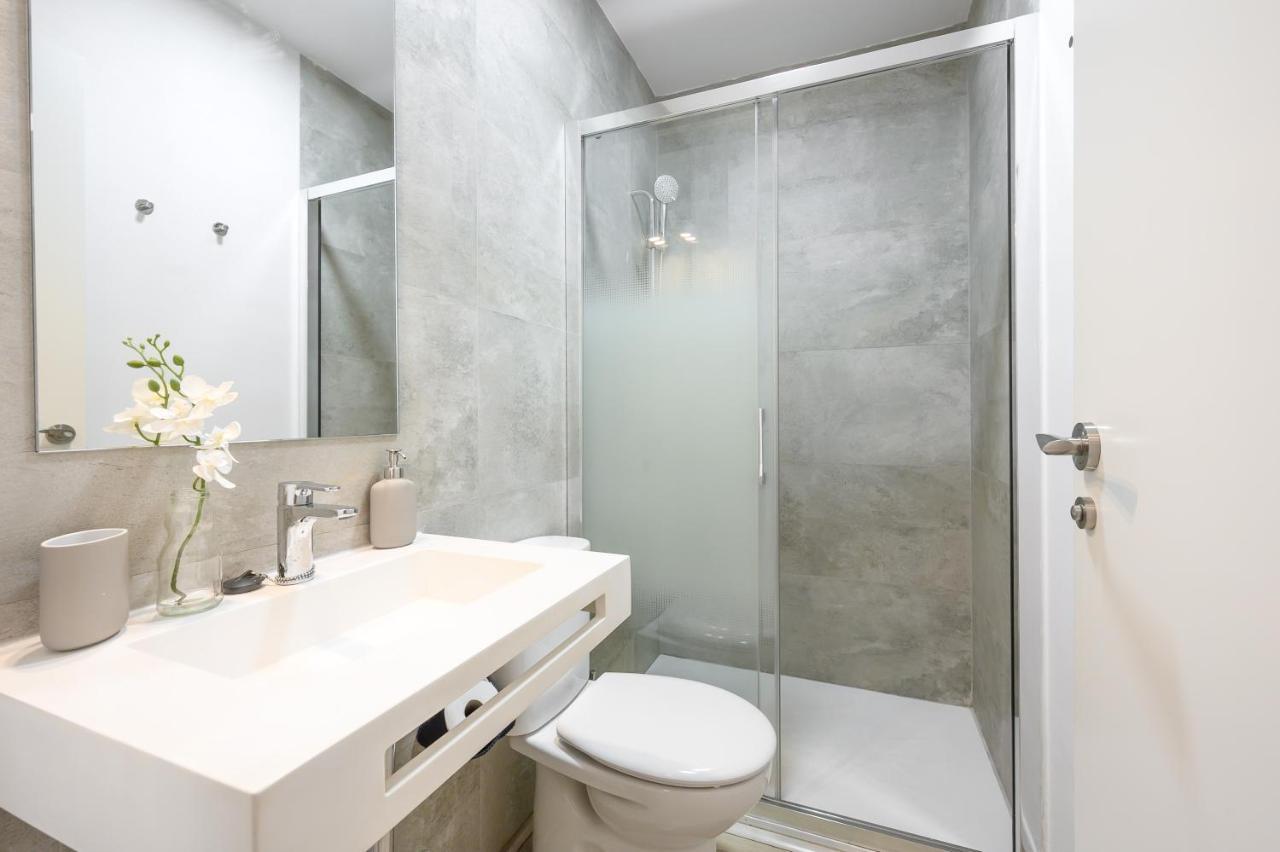 Modern 3 Bedroom, City Center With Patio & High Ceilings By 10Tosea Málaga Extérieur photo