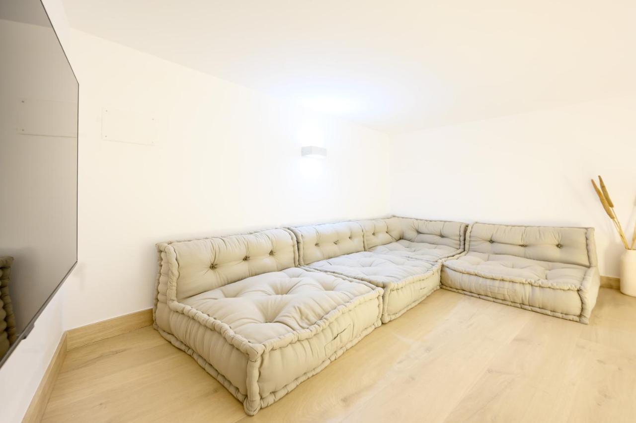 Modern 3 Bedroom, City Center With Patio & High Ceilings By 10Tosea Málaga Extérieur photo